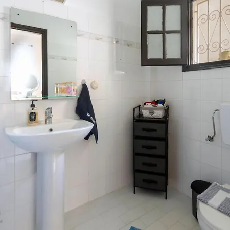Peaceful House By The Creek 1 * 贝尼蔡斯
