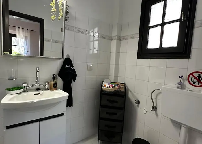 Semesterbostad Peaceful House By The Creek 1 *