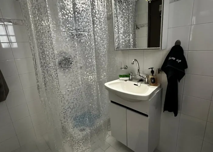 بيت للعطل Peaceful House By The Creek 1 بينيتسيس